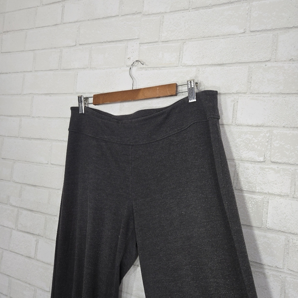 Energy Zone dark gray athletic bottoms - Picture 7 of 12